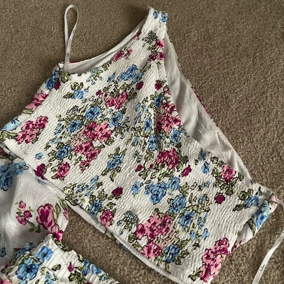 Lulus | Florally Dreamy Ivory Floral One-Shoulder Two-Piece Jumpsuit Small - Picture 6 of 8